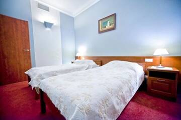 Фото номера Апартаменты с 1 спальней Отель Eurohotel Swarzędz г. Сважендз 2