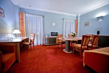 Фото номера Апартаменты с 1 спальней Отель Eurohotel Swarzędz г. Сважендз 4